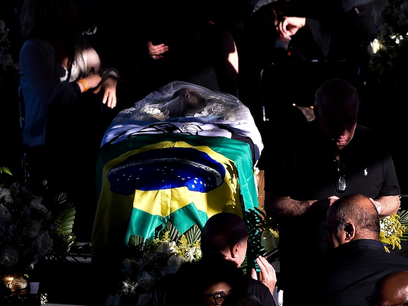Brazil paid the last tribute to its football king pele
